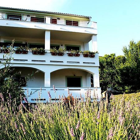 Apartments Frgacic Baska  Bagian luar foto