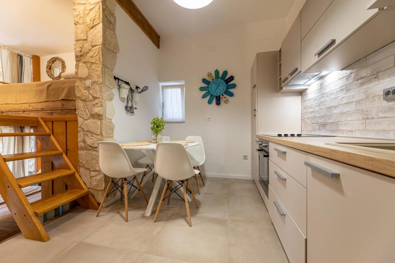 Apartments Frgacic Baska  Bagian luar foto