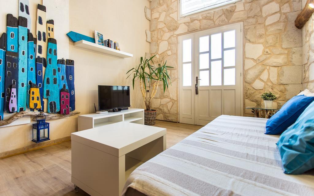 Apartments Frgacic Baska  Bagian luar foto