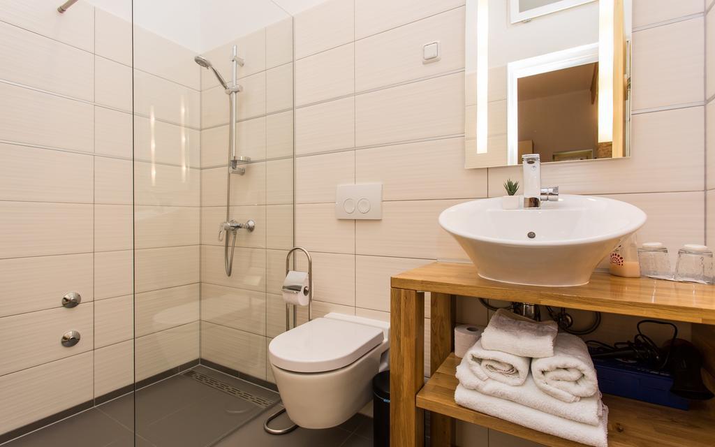 Apartments Frgacic Baska  Bagian luar foto