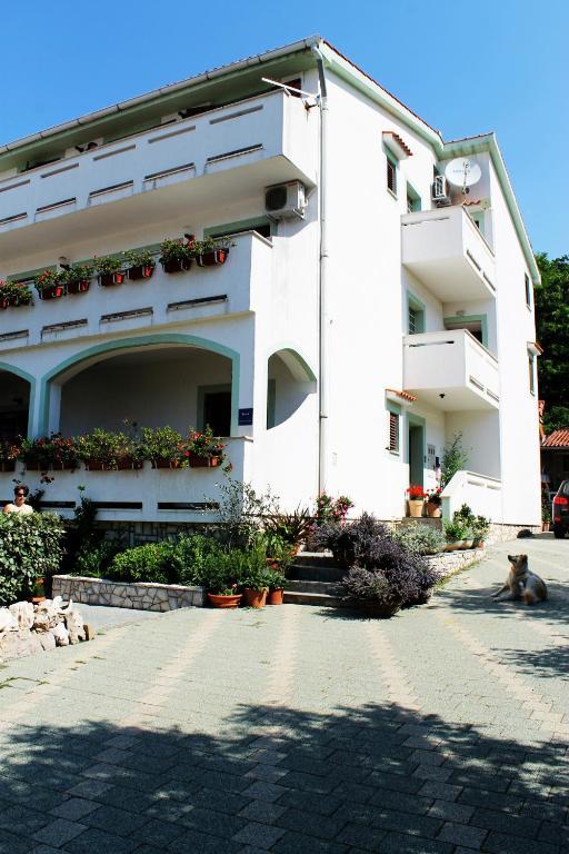 Apartments Frgacic Baska  Bagian luar foto
