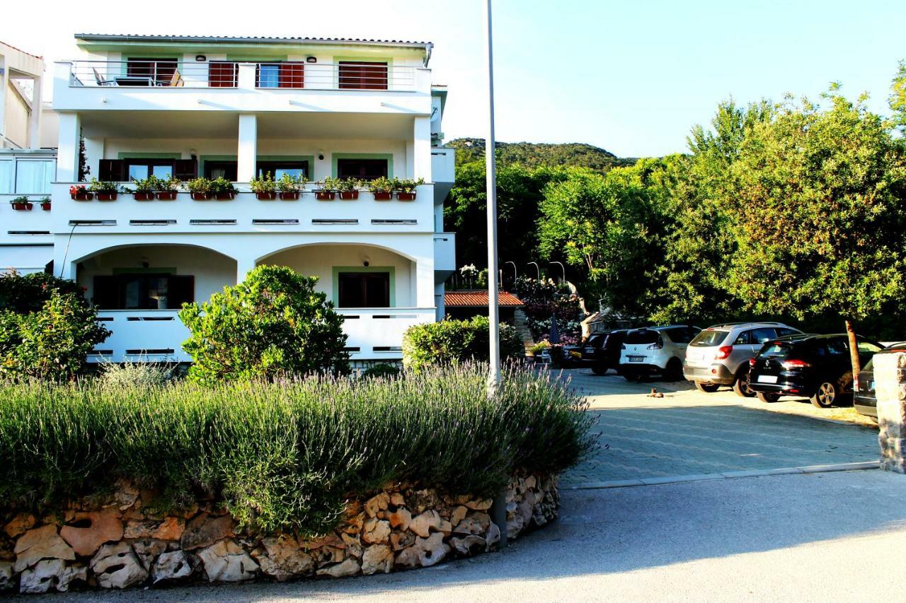 Apartments Frgacic Baska  Bagian luar foto