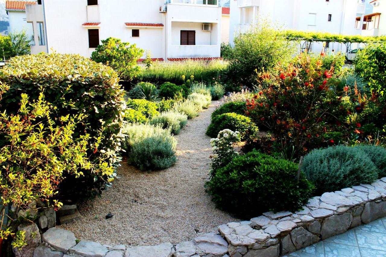 Apartments Frgacic Baska  Bagian luar foto
