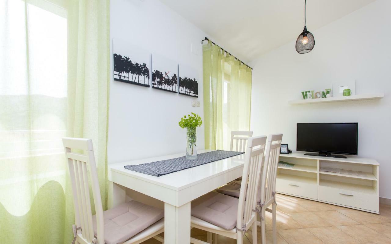 Apartments Frgacic Baska  Bagian luar foto