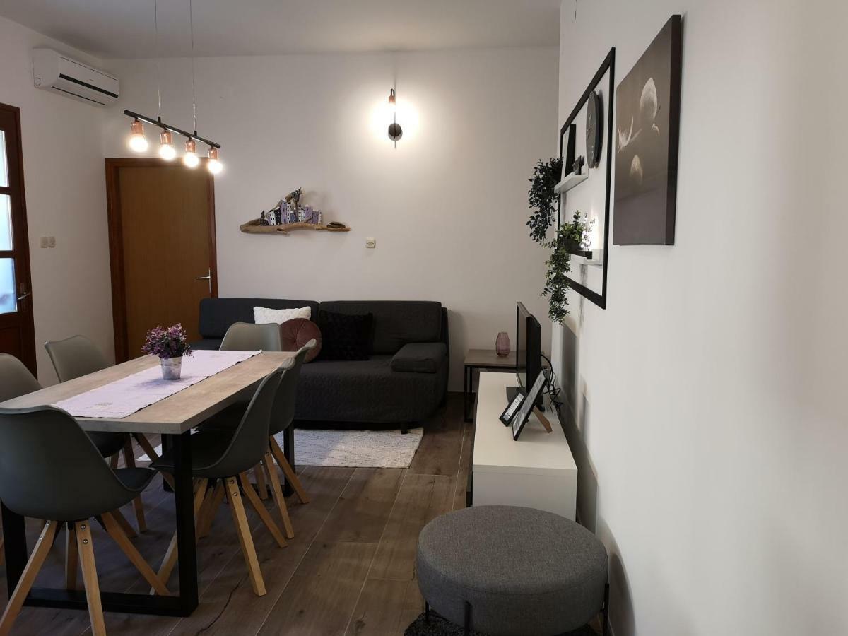 Apartments Frgacic Baska  Bagian luar foto