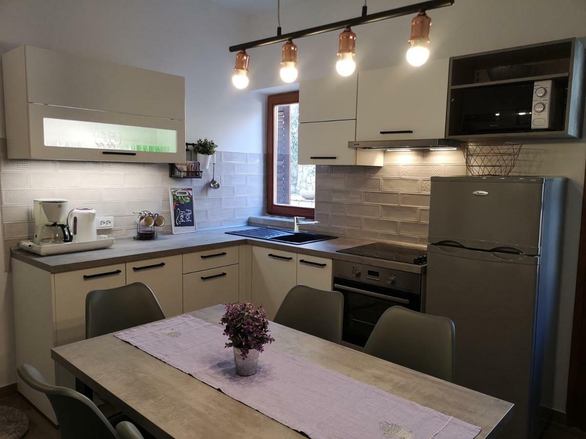 Apartments Frgacic Baska  Bagian luar foto
